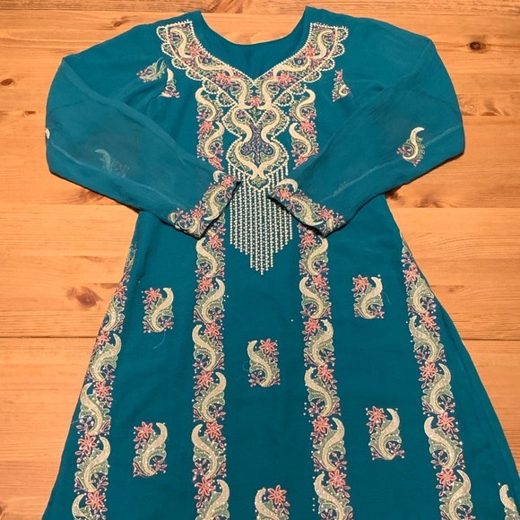 Beautiful Embroidered Teal and Pink Kurta - Picture 2 of 8